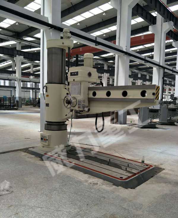 Z3080X25搖臂鉆床安裝現(xiàn)場