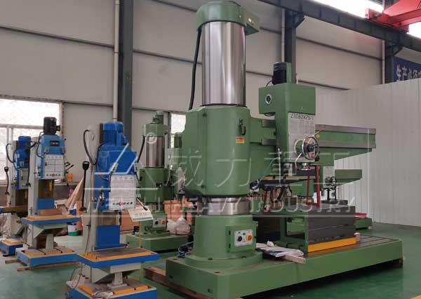 Z3080X25液壓搖臂鉆床車(chē)間現(xiàn)貨