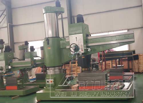 Z3080液壓搖臂鉆床車間實(shí)物圖